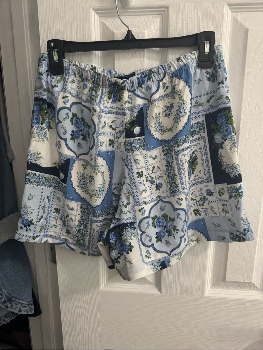Abercrombie and Fitch Printed Flowy Shorts, Size M. Never worn but without tags